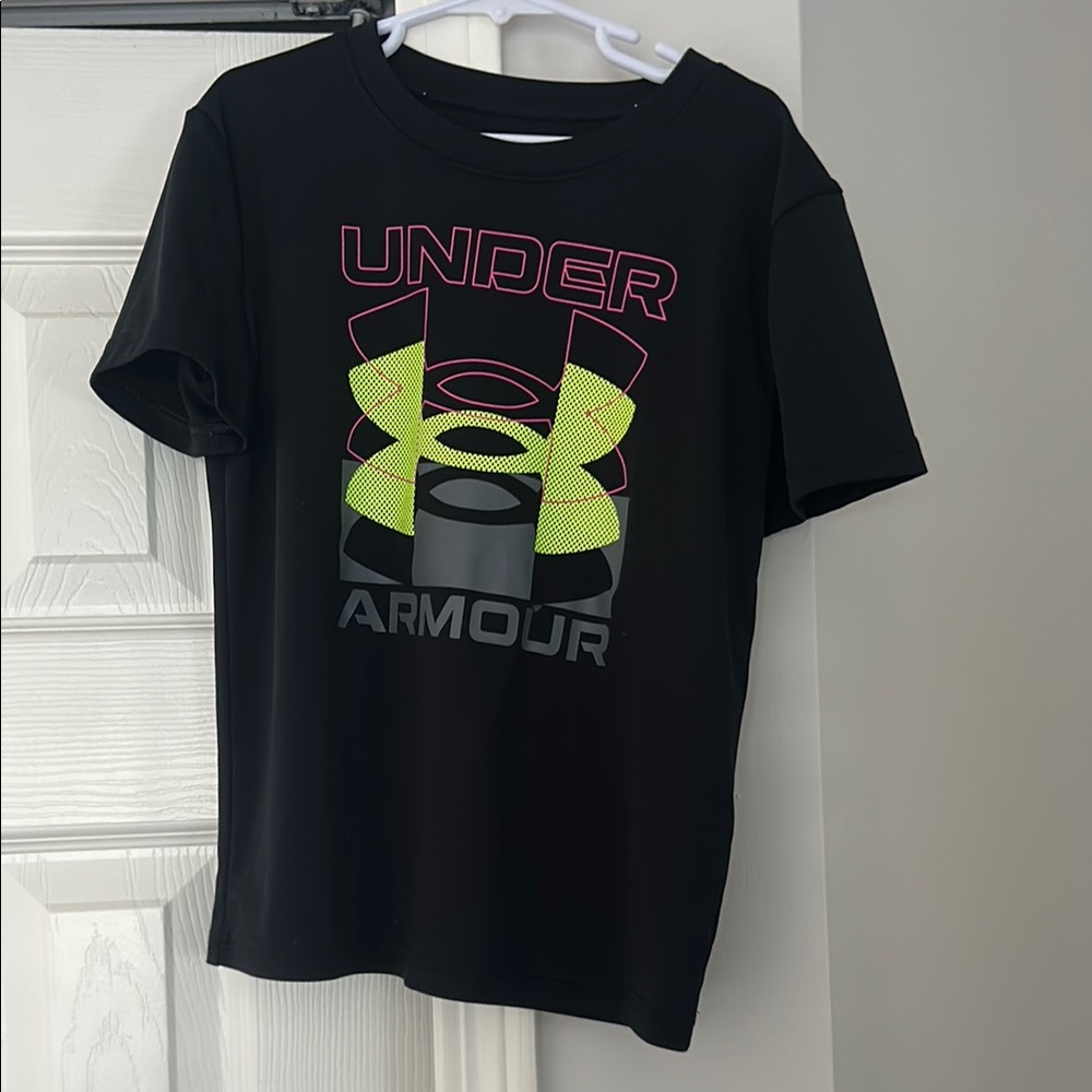 Under Armour Boys' Black Graphic Logo Tee - Black/Neon Yellow